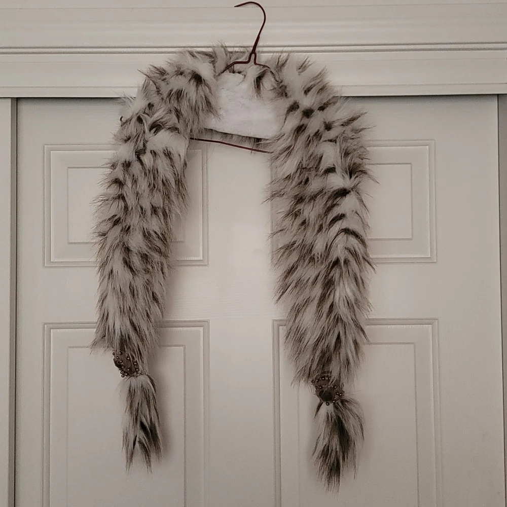 Fake Lynx stole or scarf - Picture 1 of 6
